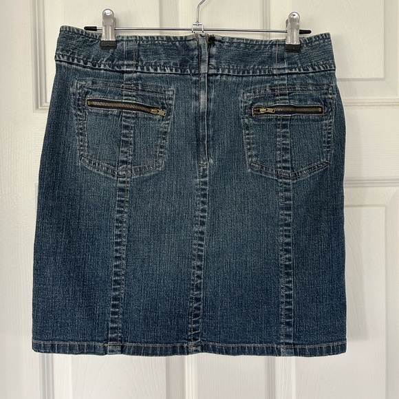 Buttoned Mini Jean Skirt - Picture 2 of 6